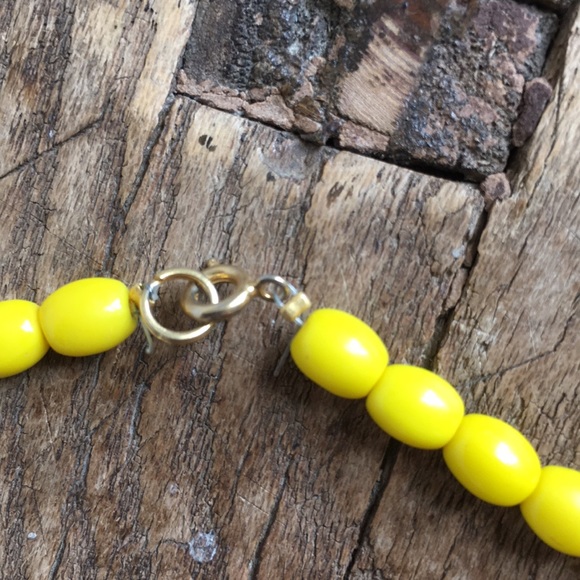 Yellow Beaded Necklace - Picture 5 of 5